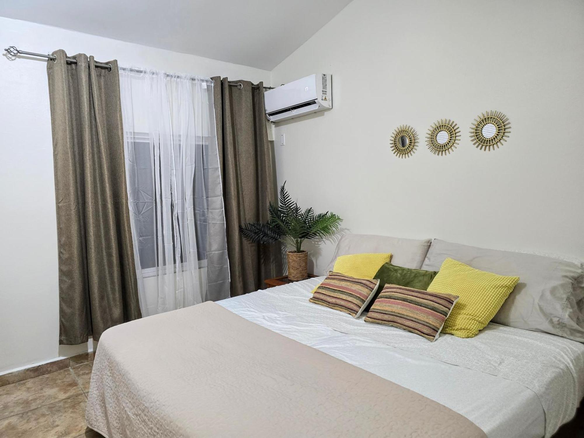 Rooi Santo Residence Palm Beach Buitenkant foto